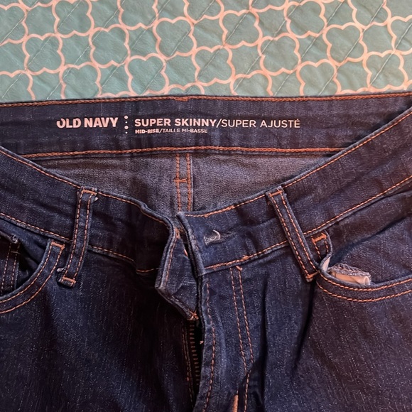 Old Navy skinny jeans - Picture 2 of 3